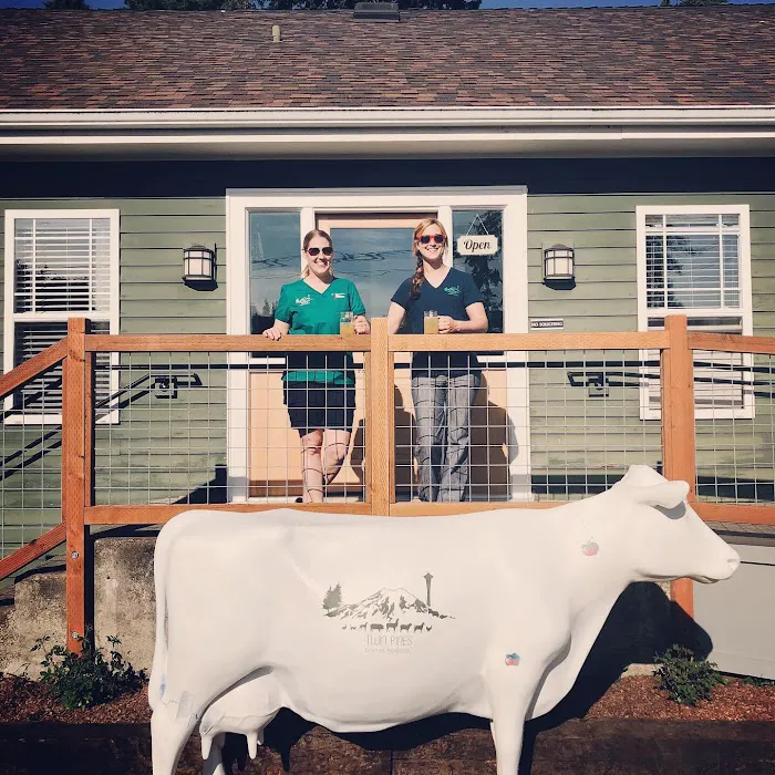 Twin Pines Animal Hospital 12