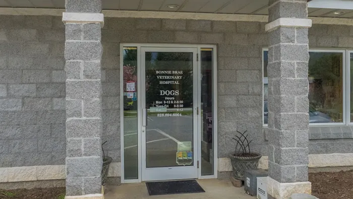 Bonnie Brae Veterinary Hospital 10