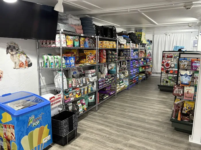 Avila Pet Store 5