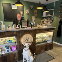 The Clever Critter Pet Shop and Bakery ico