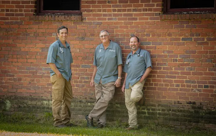 Groover, Charles B, Dvm - Aiken Veterinary Clinic 12