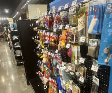 Chuck & Don's Pet Food & Supplies