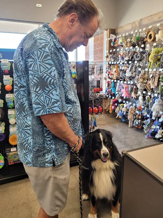 Chuck & Don's Pet Food & Supplies 2