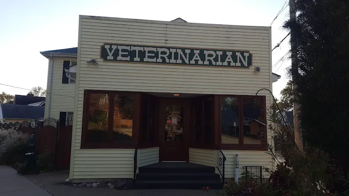 St Charles Animal Hospital 4