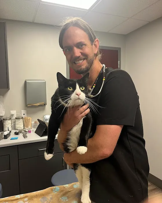 Summit Veterinary Urgent Care 2