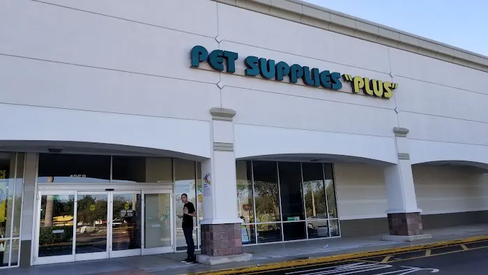 Pet Supplies Plus Lake Park 12