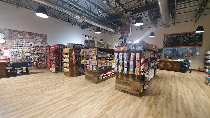 Max's Pet Market & Salon 12