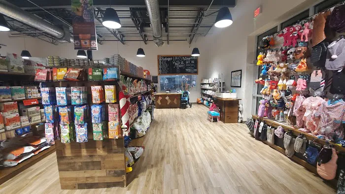 Max's Pet Market & Salon 12