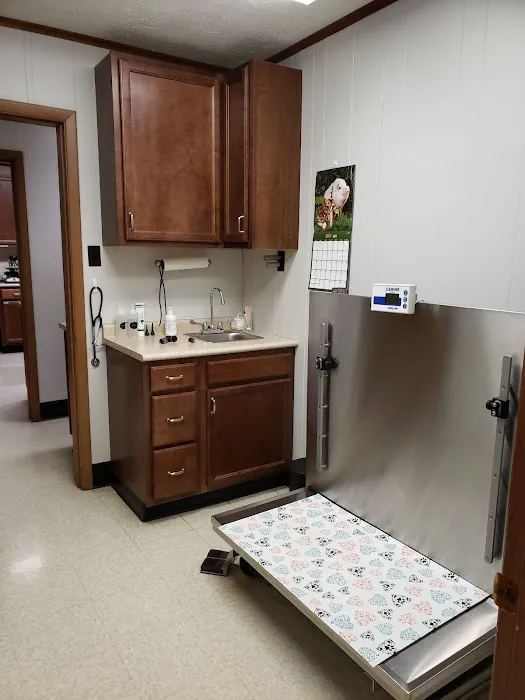 Green Lawn Animal Clinic 12