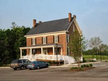 Baker House Animal Hospital 12