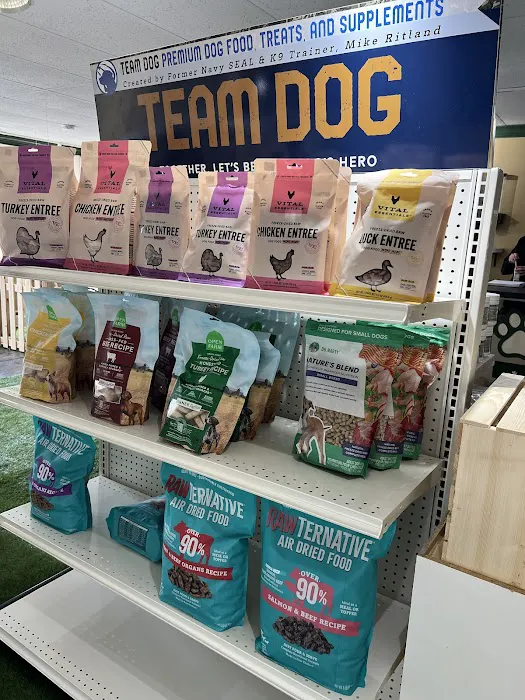 Mana's K9 Nutrition Market 1