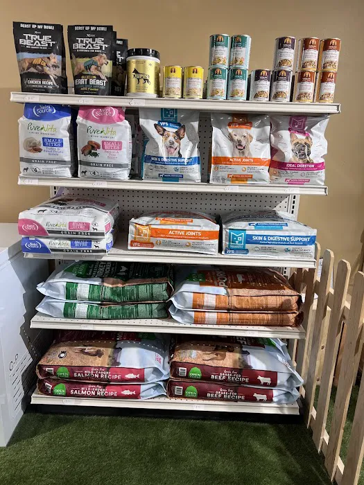 Mana's K9 Nutrition Market 8