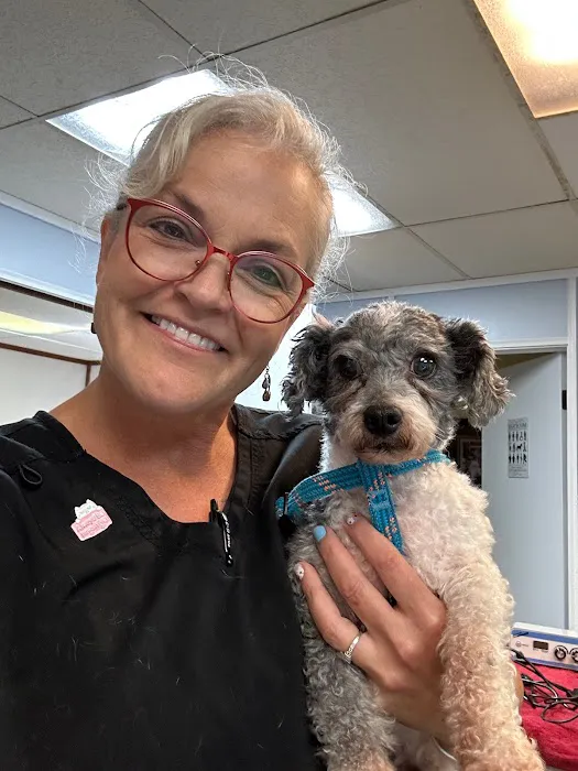 Twin Lakes Pet Clinic 12