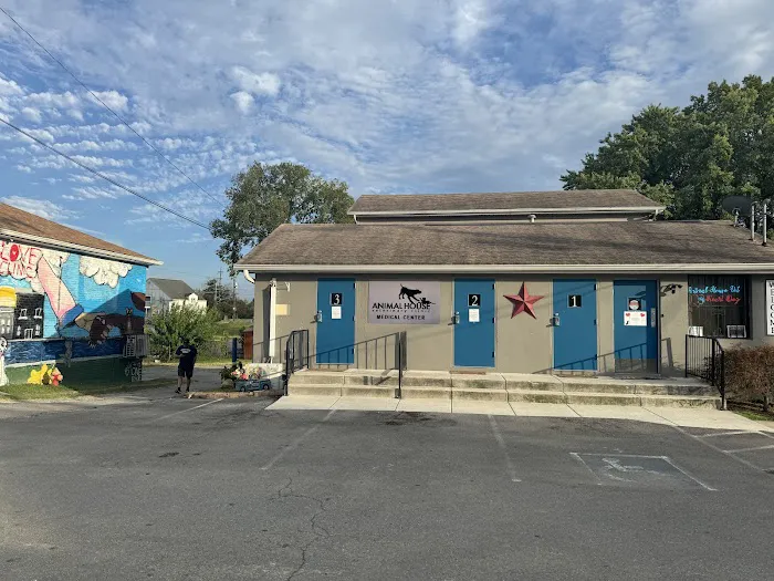 Animal House Veterinary Clinic 5