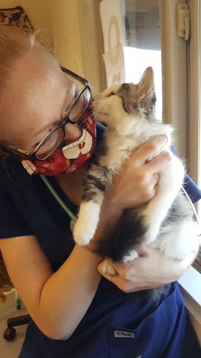 Best Friends Veterinary Medical Center 12
