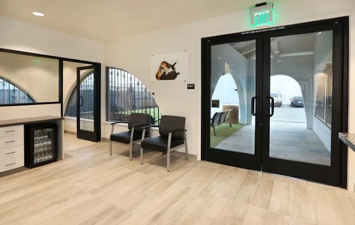 CASE Animal Hospital 12