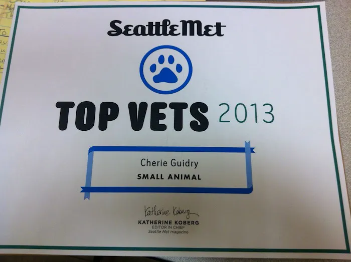 Helping Hands Veterinary Clinic 12
