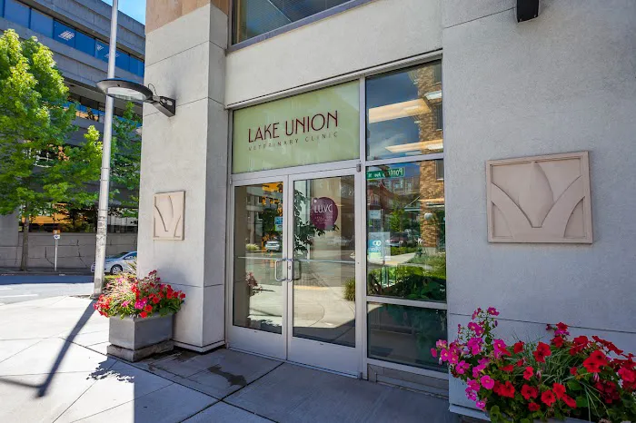 Lake Union Veterinary Clinic 12