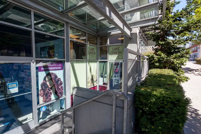Lake Union Veterinary Clinic 12
