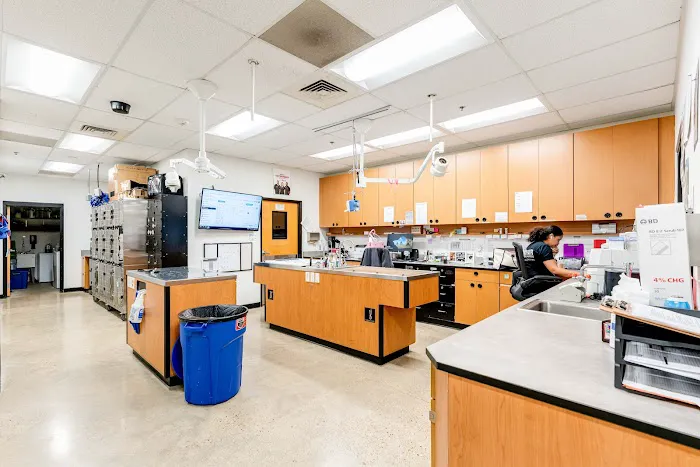 PetSmart Veterinary Services - Westheimer (Dunvale) 12