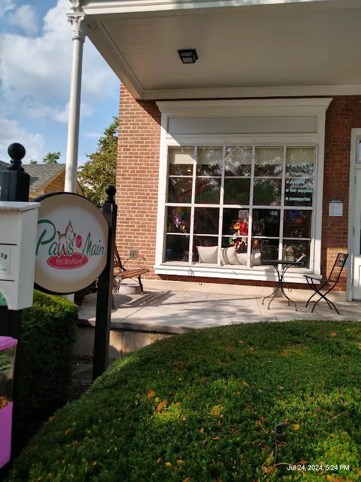Ligonier Paws on Main 12
