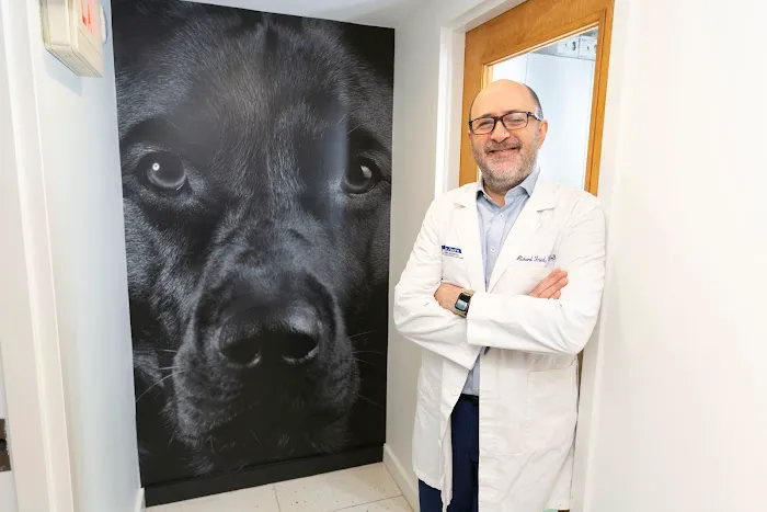 Lincoln Square Veterinary Hospital 8