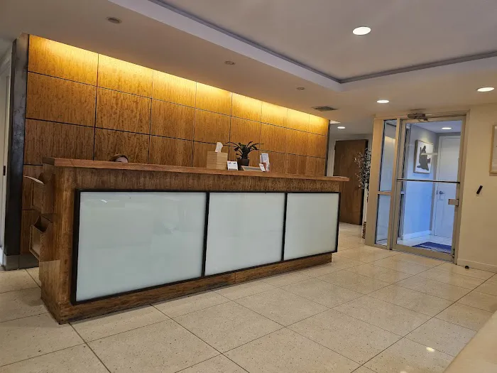 Lincoln Square Veterinary Hospital 4