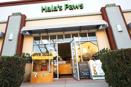 Hala's Paws
