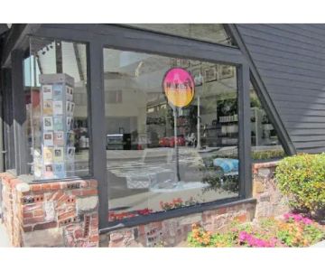 Naked Dog Bistro & Bath