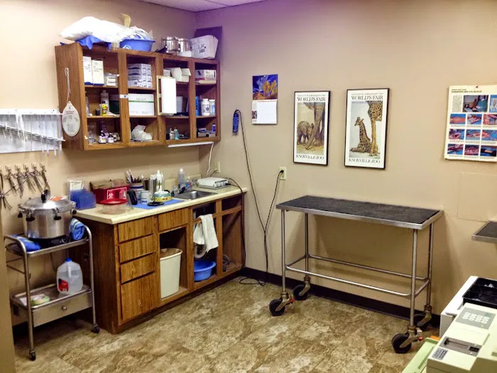Goose Creek Animal Clinic: Watson Ray DVM 12