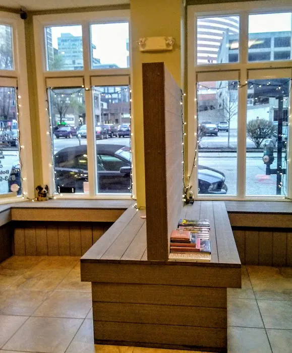 Plum Street Pet Clinic 12