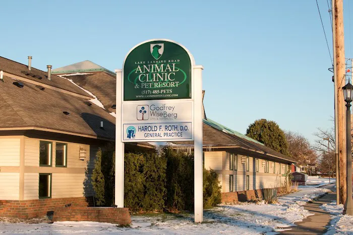Lake Lansing Road Animal Clinic & Pet Resort 6