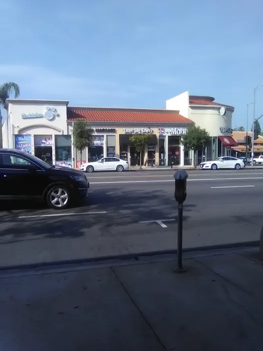 Three Dog Bakery Encino 12