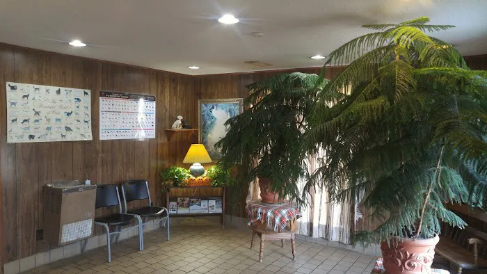 Midfield Animal Clinic 12