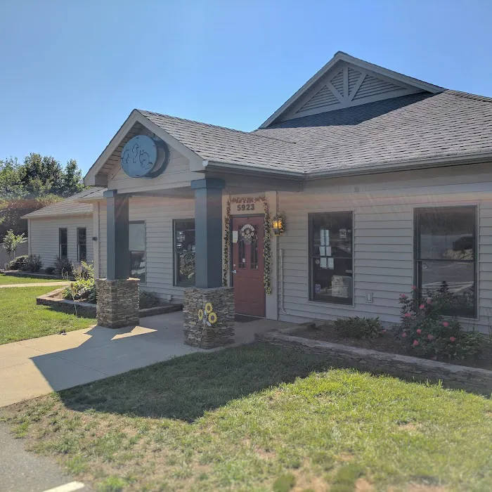 Little Mountain Veterinary Clinic 7