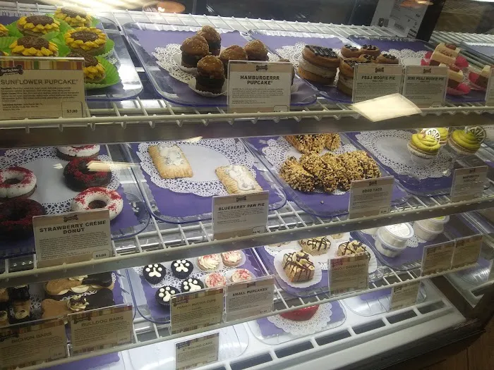 Drooly's Dog Bakery 12