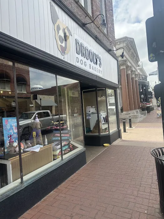 Drooly's Dog Bakery 12