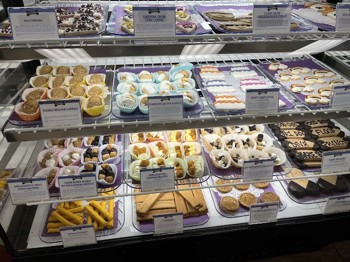 Drooly's Dog Bakery 12