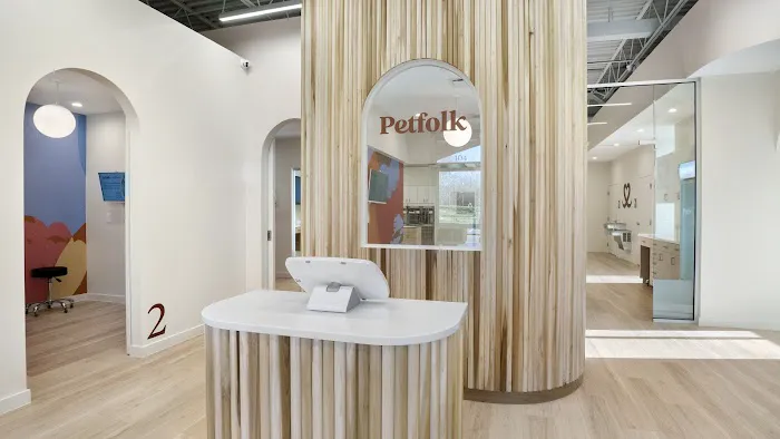 Petfolk Veterinary & Urgent Care - Pearland 12