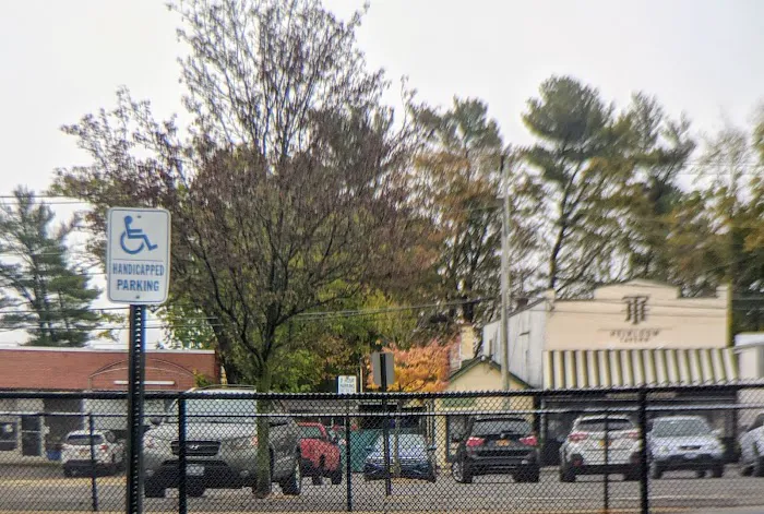 Station Plaza Veterinary Group 7