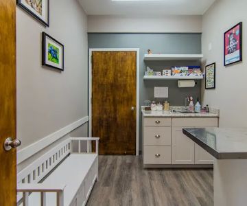 The Animal Hospital of Roxbury