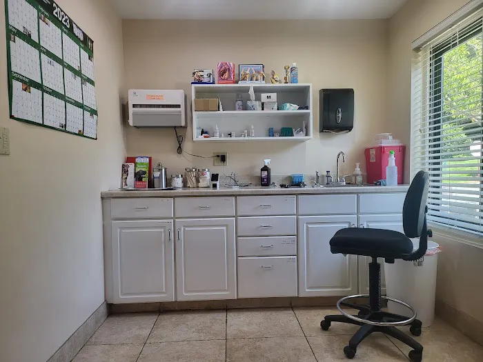 Flanders Veterinary Clinic 12