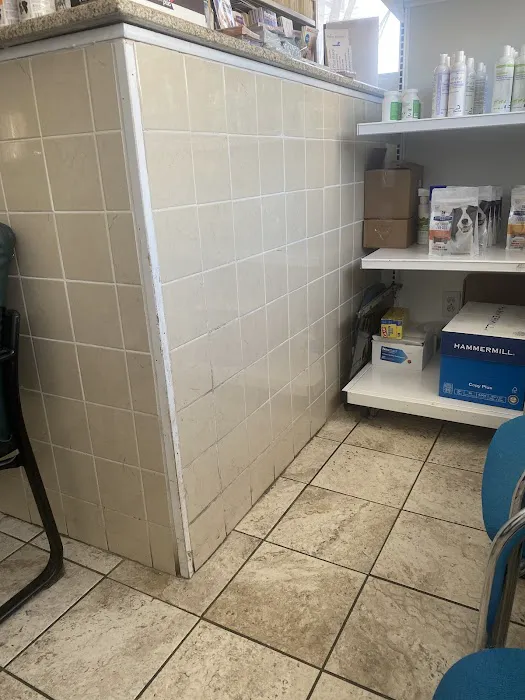 Lyndhurst Animal Hospital Inc 12