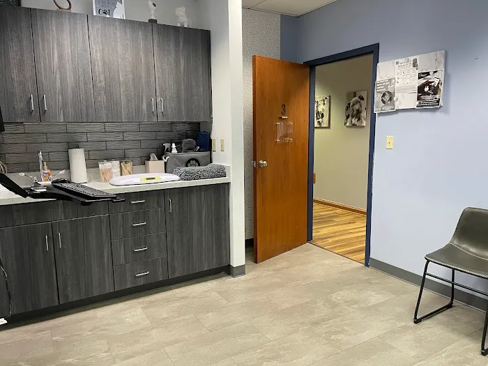 CWE Vet Hospital & Urgent Care 6