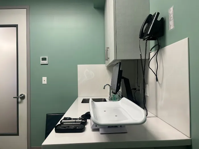 Upper East Veterinary Center 5