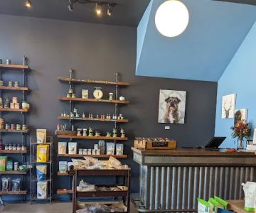 maxwell's pet bar