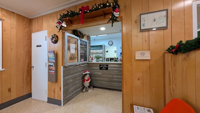 Swimming River Veterinary Hospital 12
