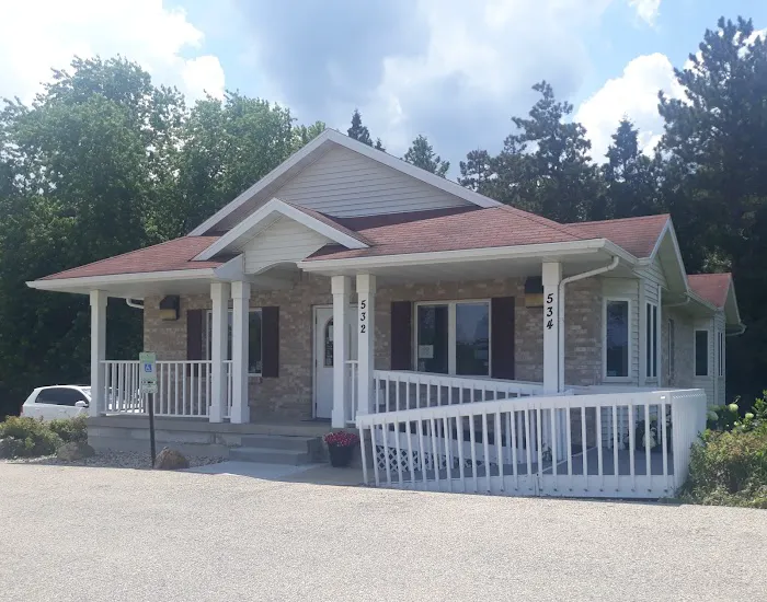 B & R Veterinary Clinic 12