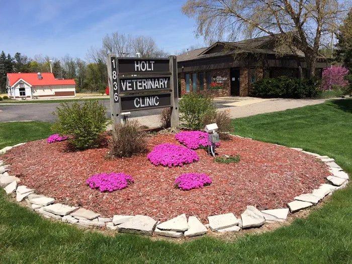 Holt Veterinary Clinic 3