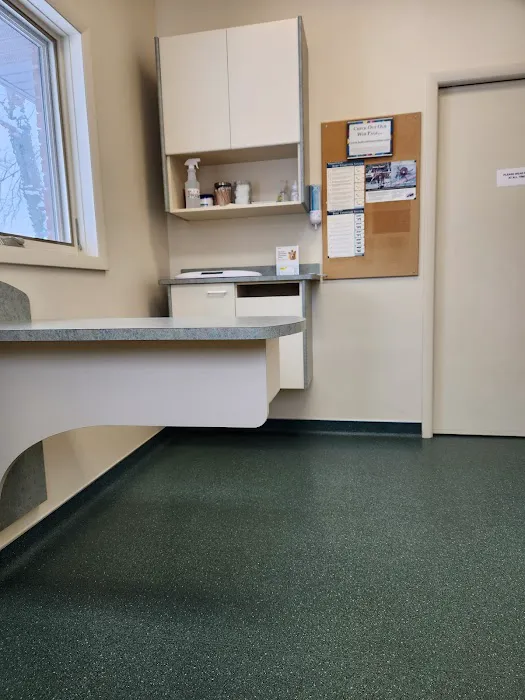 Holt Veterinary Clinic 7